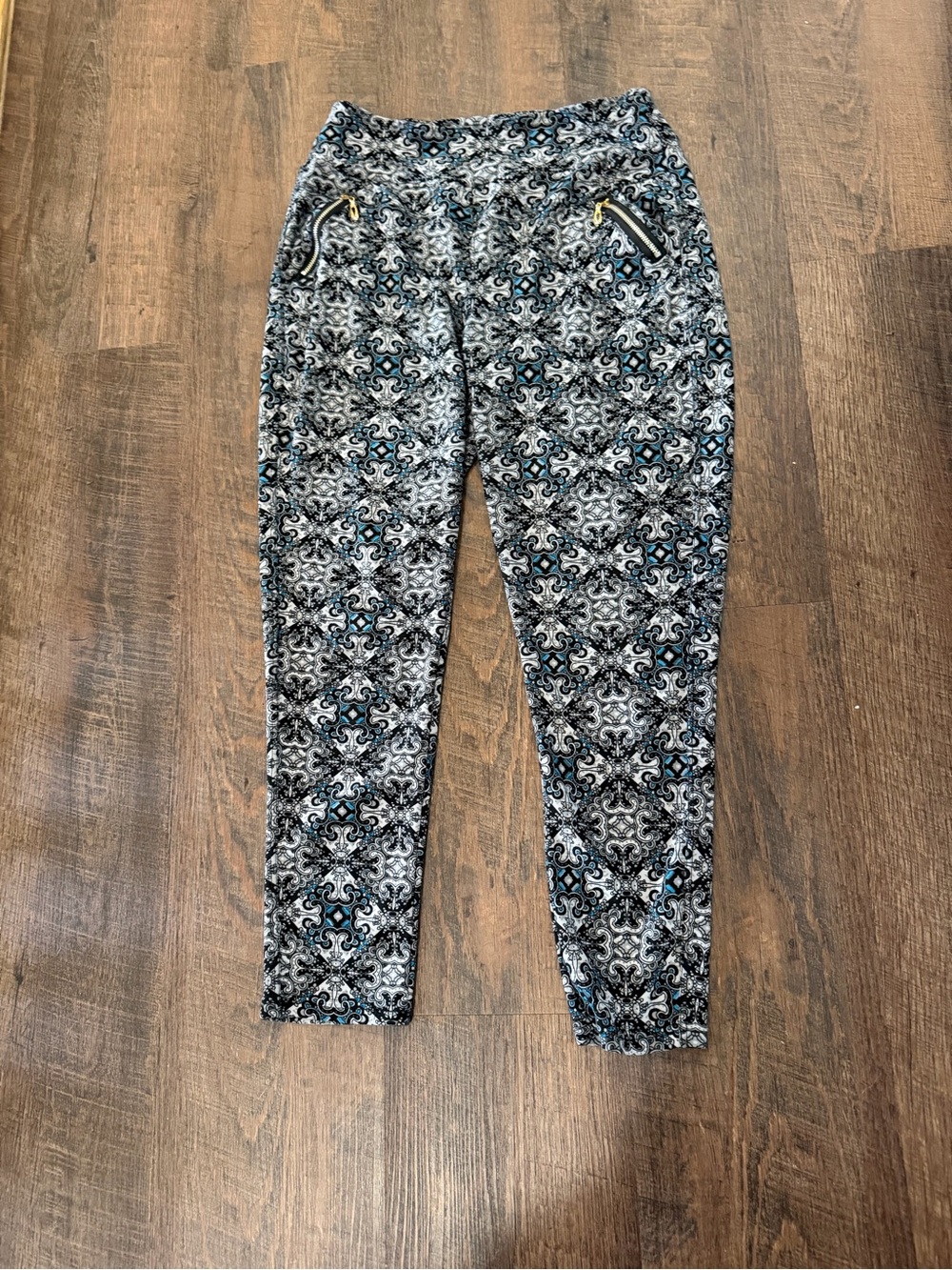 Patterned  Leggings in Black, Gray & Blue